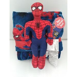 Marvel Spiderman Jay Franco 3 Piece Kids Travel Set Blanket Pillow Plush Figure